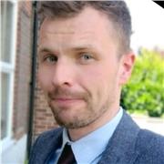 A passionate and experienced educator who quickly builds a rapport with students to help them achieve their potential.